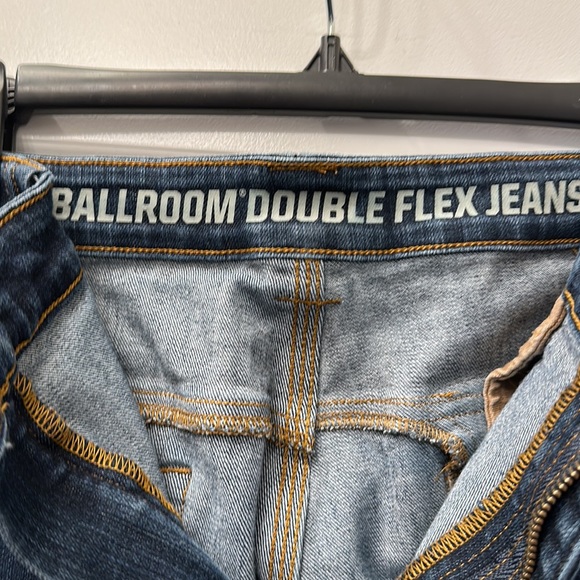 Duluth Jeans - Picture 3 of 4